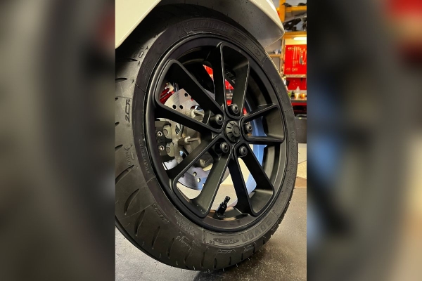 SIP PORDOI 13 Zoll Felgen KIT schwarz matt mit 13" Michelin Power Pure SC Reifen